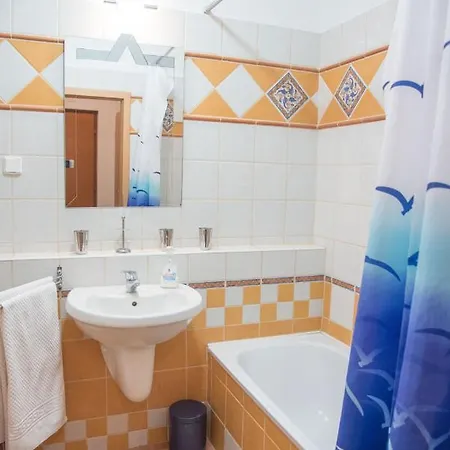 Centrum 2 Apartmanok Апартаменты
