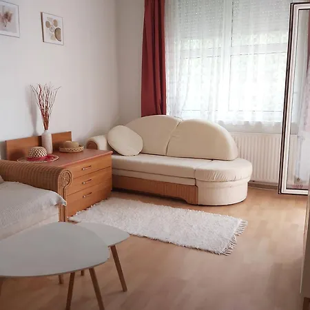 Centrum 2 Apartmanok Апартаменты Хевиз