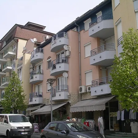 Centrum 2 Apartmanok Хевиз