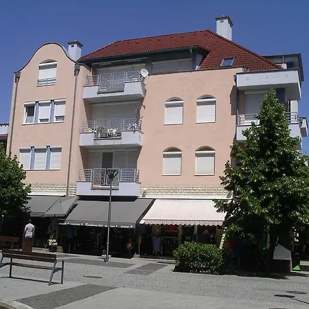 Centrum 2 Apartmanok Apartment Heviz